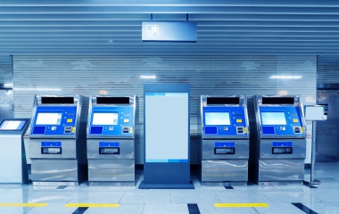 室內廣告機與戶外廣告機的差異解析